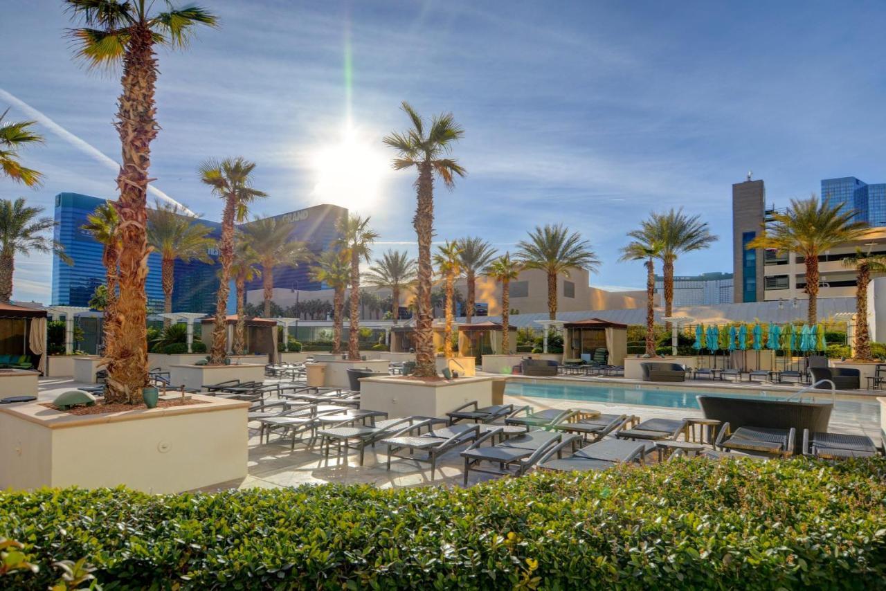 Mgm Signature-33-805 F1 Track & Strip View Balcony Casa de Férias